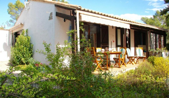 Delightful villa in Prades sur Vernazobre with Private Pool