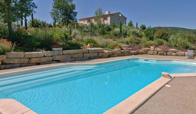 Posh Villa in Villarzel du Razes with Heated Pool & Garden