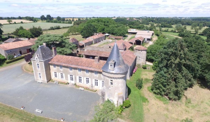 Manoir De Ponsay