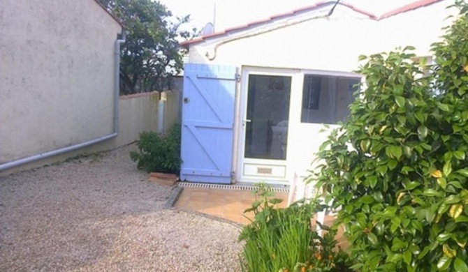 Villa Saint-Gilles-Croix-de-Vie, 1 bedroom, 2 persons - FR-1-324-241