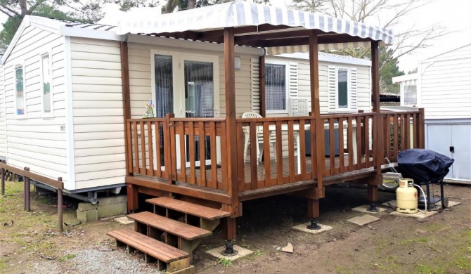 Bungalow de 2 chambres avec piscine partagee et terrasse amenagee a Saint Jean de Monts a 1 km de la plage