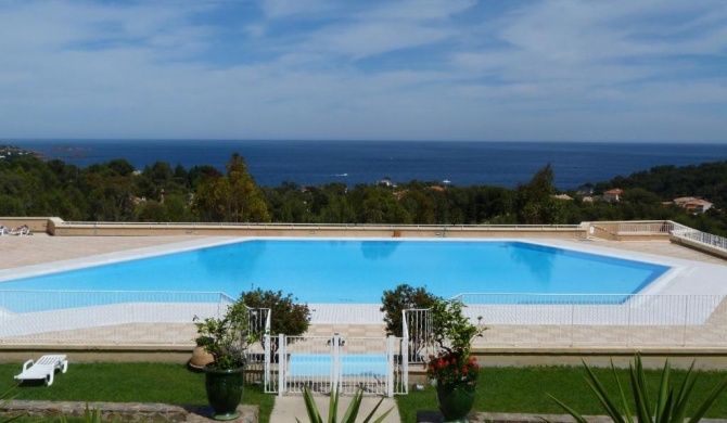 Cap Esterel Le Hameau T3 mer 7 pers ref. Esterel Vacances 06la