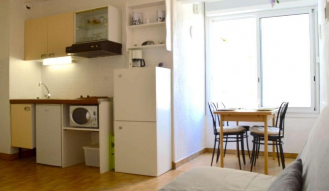 Appartement Narbonne, 1 pièce, 2 personnes - FR-1-229B-139