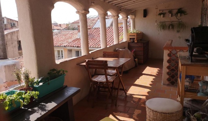 Appartement de charme avec terrasse - Vieil Aix