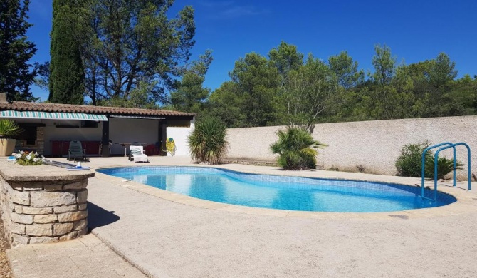 Appartement à Nîmes en pleine nature avec Piscine